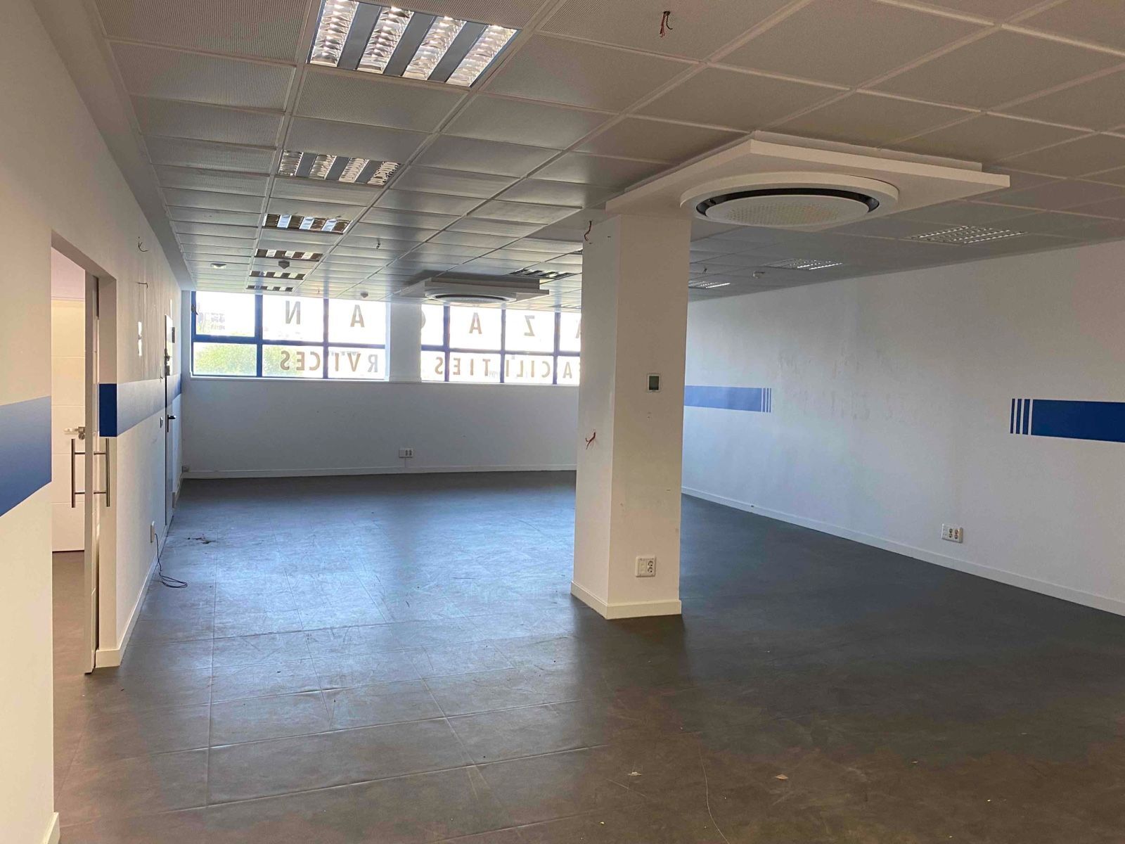 Industriel/Logistique dans Madrid, Madrid à louer Photo principale– Image 1 sur 3