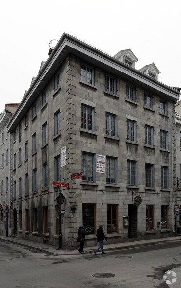 356-360 Rue Saint-François-Xavier, Montréal, QC à louer - Photo de l’immeuble – Image 3 sur 19