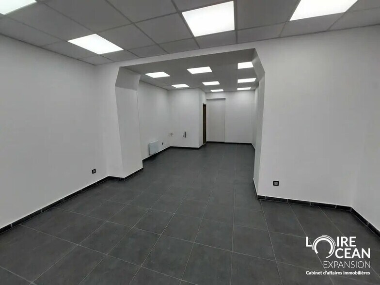 Local commercial dans Nantes à louer - Photo de l’immeuble – Image 1 sur 4