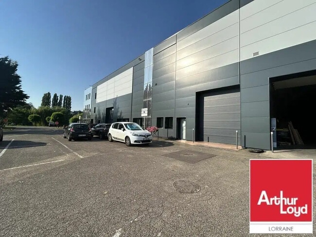 Plus de détails pour Local d'activités à louer