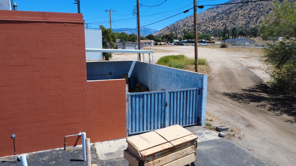 6106 Lake Isabella Blvd, Lake Isabella, CA à vendre - Photo de l’immeuble – Image 2 sur 12