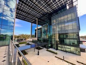 400 West Bay Dr, Largo, FL à louer Photo de l’immeuble– Image 1 sur 3