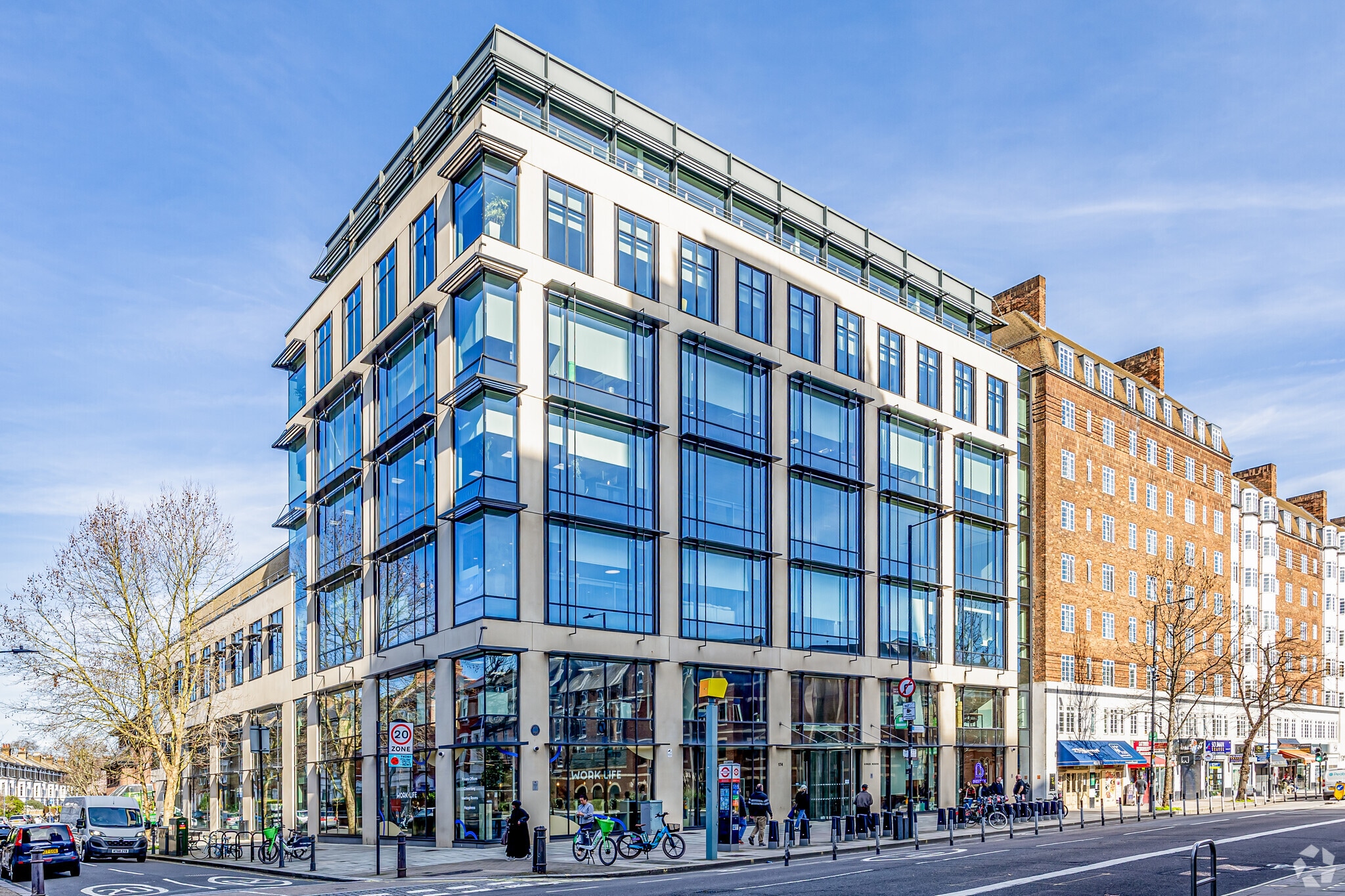 174 Hammersmith Rd, Londres à louer Photo principale– Image 1 sur 11