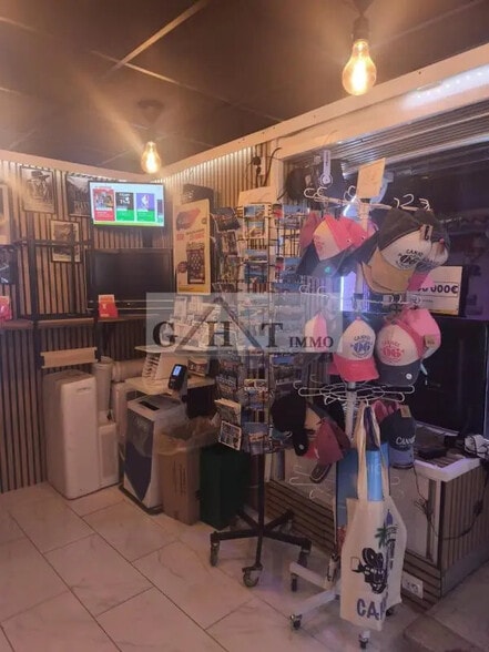 Local commercial dans Cannes à vendre - Photo intérieure – Image 2 sur 3