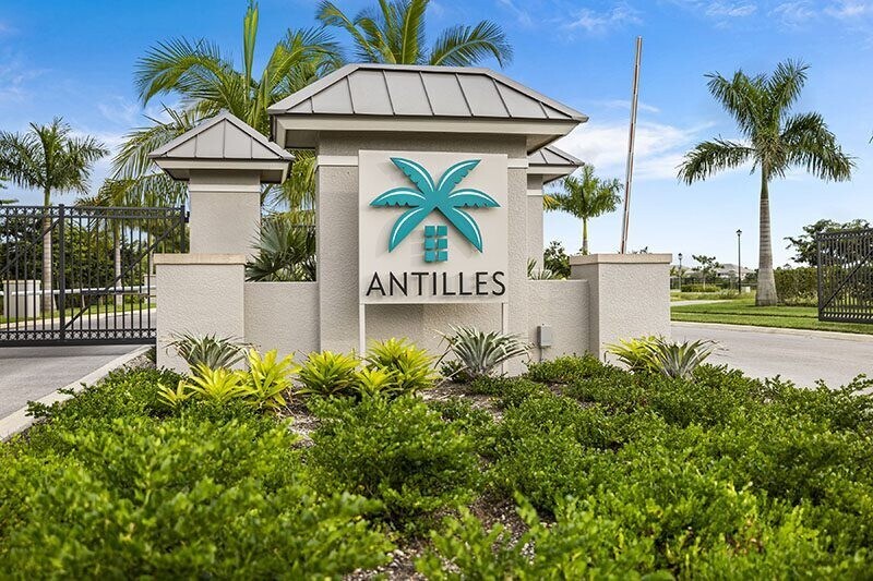 280 Indies Dr E, Naples, FL à vendre - Photo de l’immeuble – Image 3 sur 38