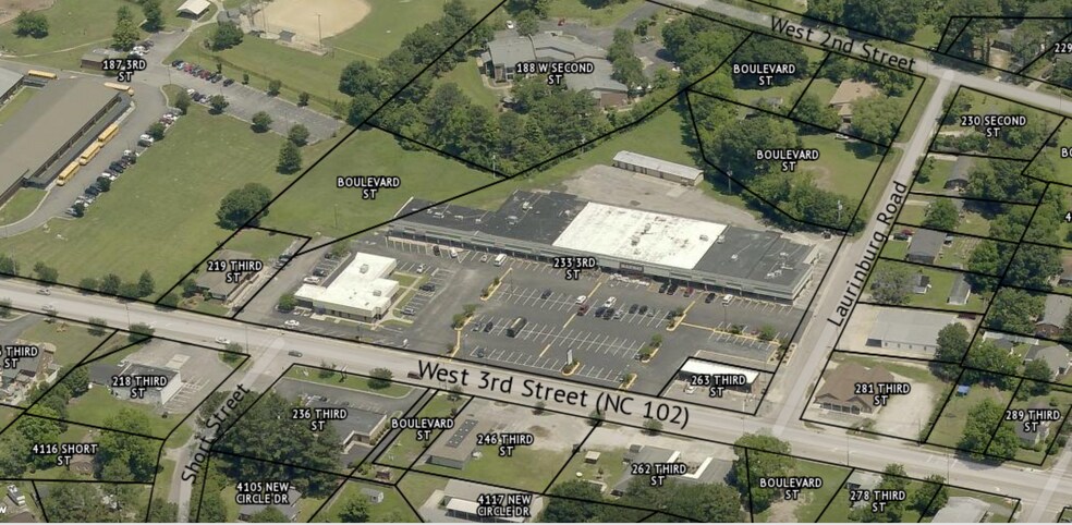235-263 W 3rd St, Ayden, NC à louer - Photo de l’immeuble – Image 2 sur 6