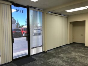 8953-8993 Complex Dr, San Diego, CA à louer Photo intérieure– Image 2 sur 8