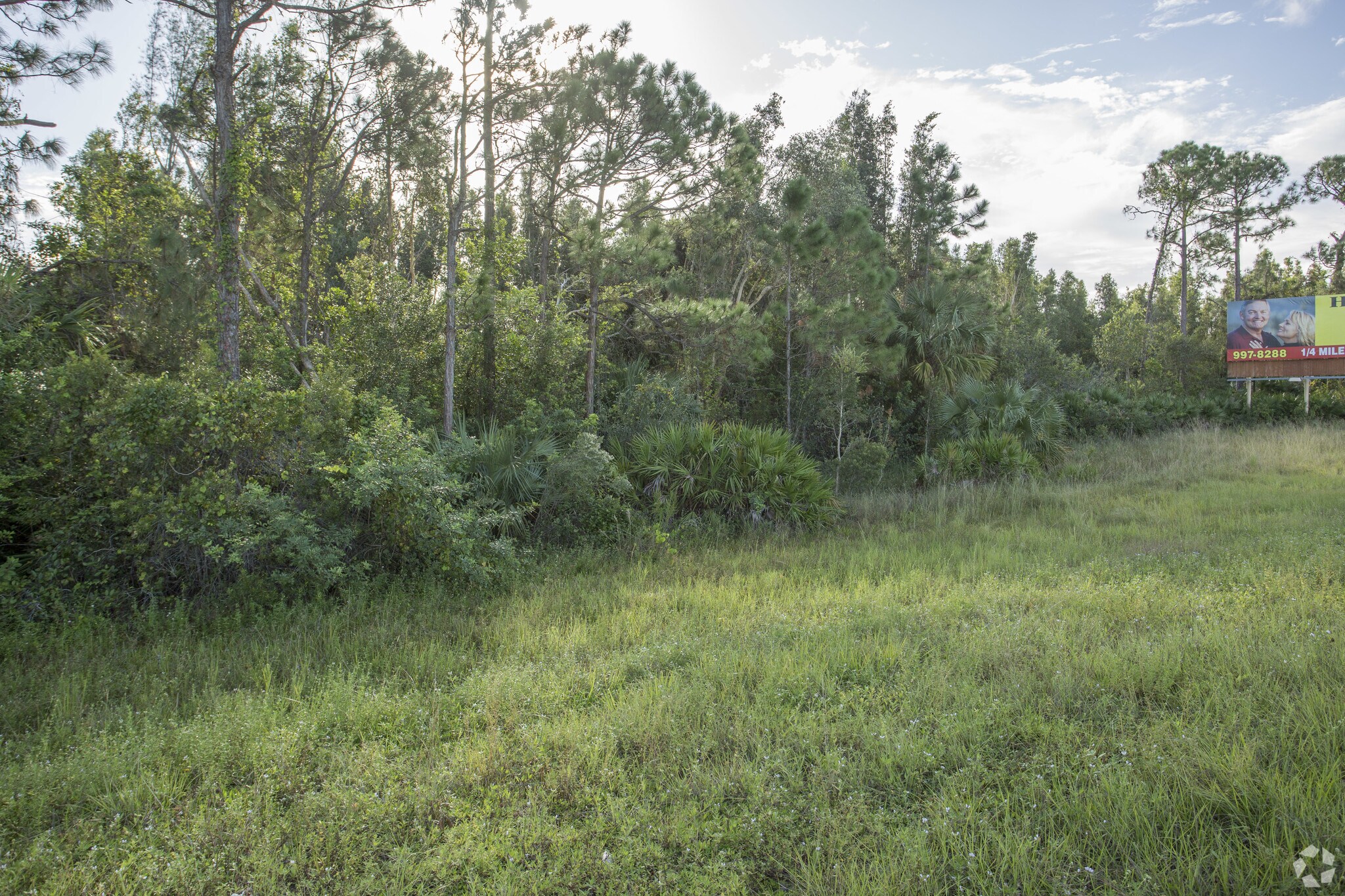 16380 N Cleveland Ave, North Fort Myers, FL à vendre Photo principale– Image 1 sur 15