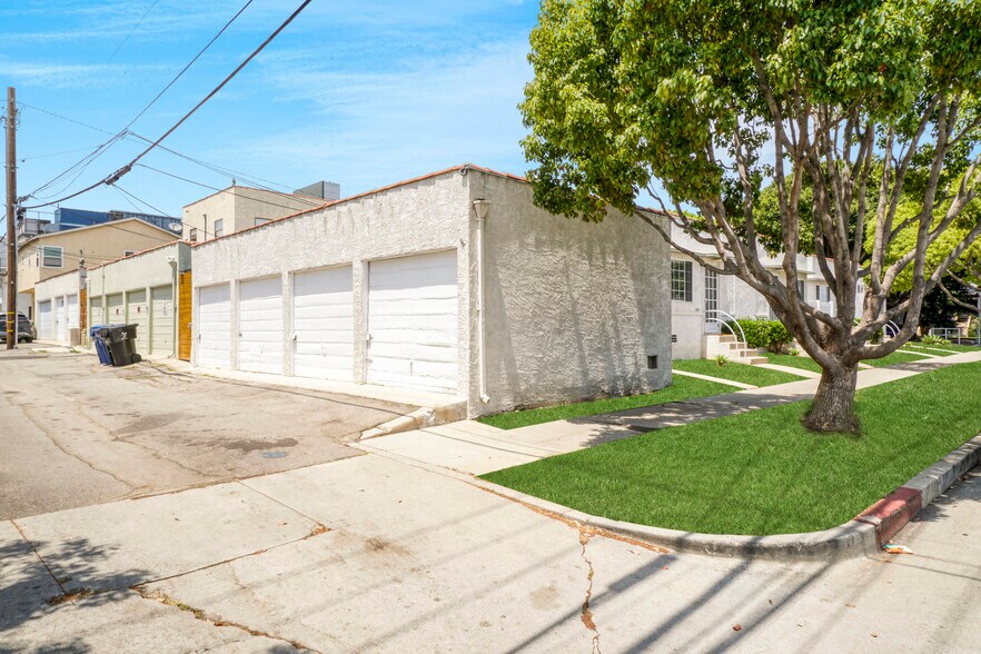 2415 Arizona Ave, Santa Monica, CA à vendre - Photo de l’immeuble – Image 3 sur 19