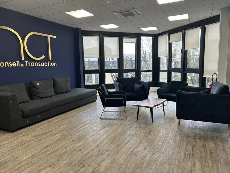 Bureau dans Gennevilliers à vendre - Photo de l’immeuble – Image 3 sur 12