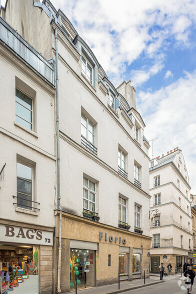 70 Rue Du Temple, Paris à louer - Photo de l’immeuble – Image 2 sur 5