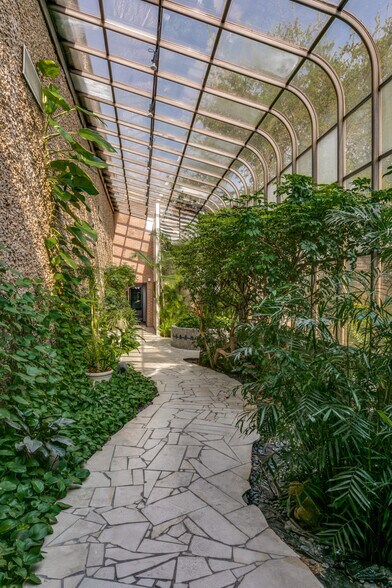 200 E Bethany Dr, Allen, TX à vendre - Photo de l’immeuble – Image 3 sur 13