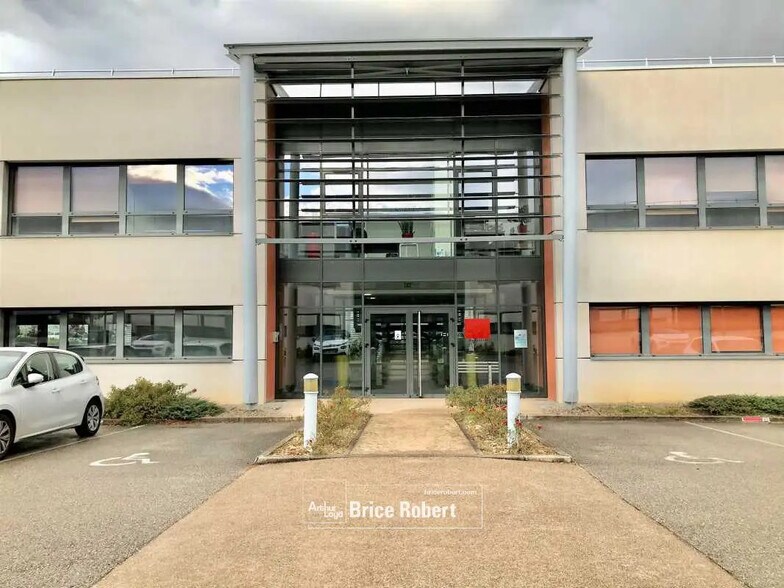 Bureau dans Saint-Priest à louer - Photo de l’immeuble – Image 3 sur 7