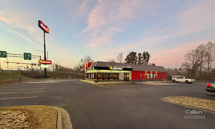 6001 Asheville Hwy, Hendersonville, NC à vendre - Photo de l’immeuble – Image 2 sur 6