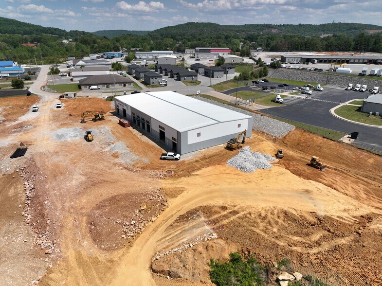 241 Hub Cir, Cookeville, TN à louer - Photo de l’immeuble – Image 1 sur 5