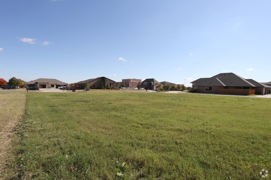 580 Merchant Dr, Norman, OK à vendre - Photo principale – Image 1 sur 4