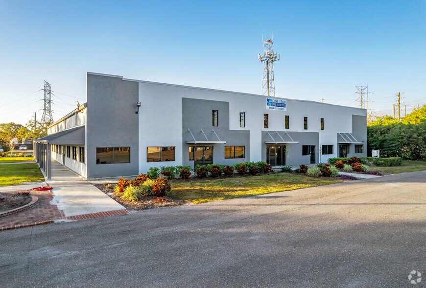 5300 Ulmerton Rd, Clearwater, FL à vendre - Photo principale – Image 1 sur 21