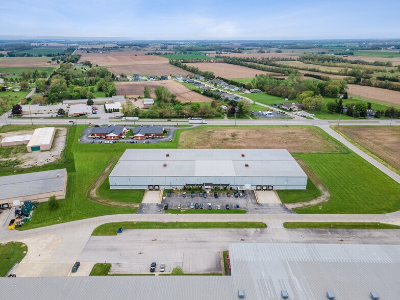 111 Hirt Dr, Bellevue, OH à vendre - Photo de l’immeuble – Image 2 sur 14