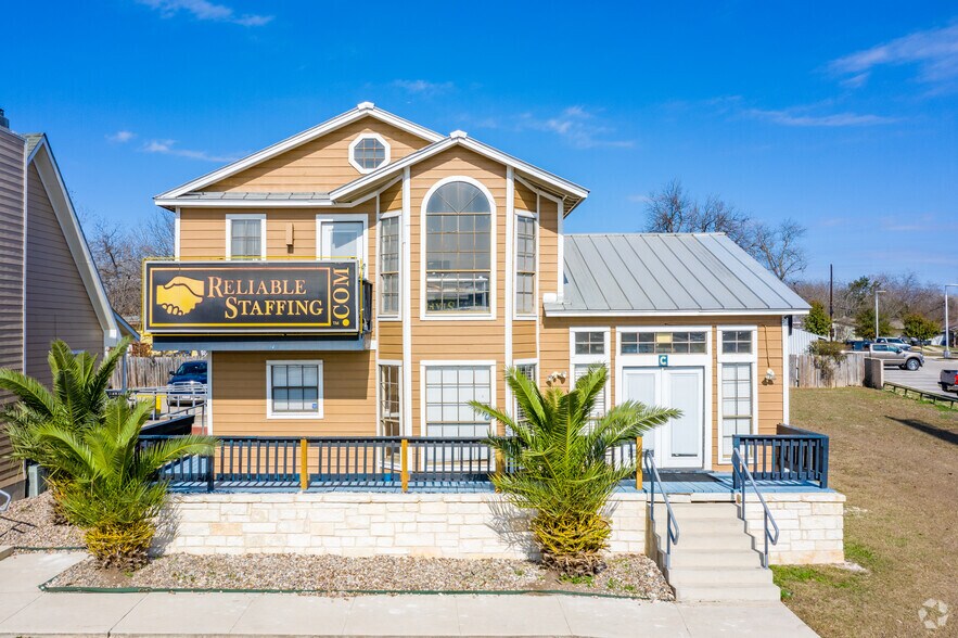 382 S Interstate 35, New Braunfels, TX à vendre - Photo de l’immeuble – Image 2 sur 7