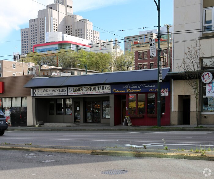 1010-1016 W Broadway, Vancouver, BC à louer - Photo de l’immeuble – Image 2 sur 2