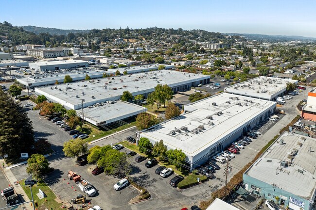 Plus de détails pour 300-350 Harbor Blvd, Belmont, CA - Industriel/Logistique à louer