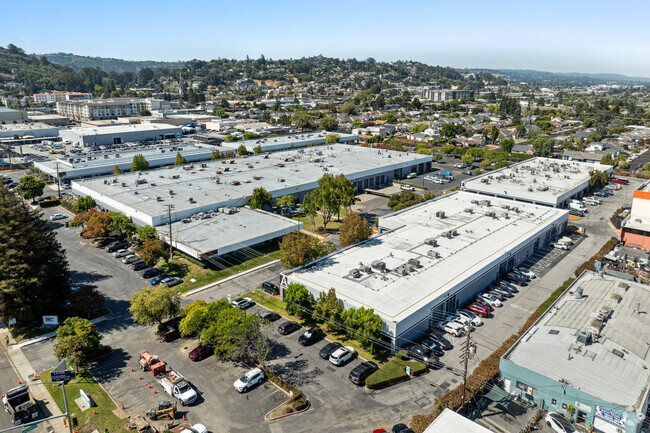 Plus de détails pour 300-350 Harbor Blvd, Belmont, CA - Industriel/Logistique à louer