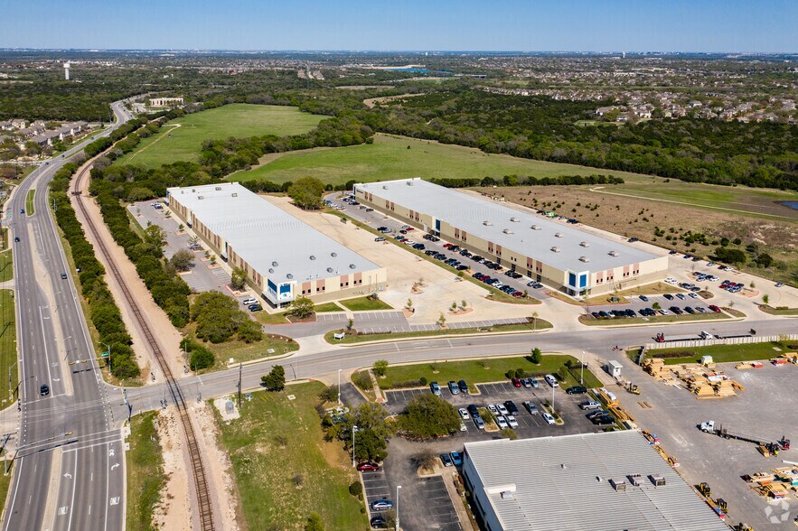 1200 BMC Dr, Cedar Park, TX à louer - Photo de l’immeuble – Image 2 sur 7