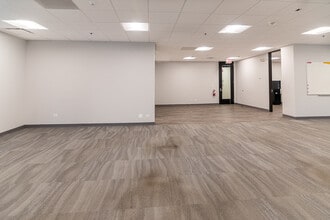 2800 S River Rd, Des Plaines, IL à louer Photo intérieure– Image 2 sur 8