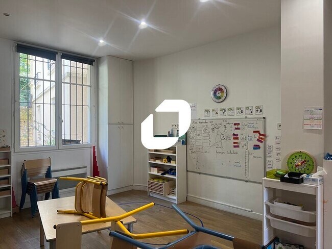 Plus de détails pour Local commercial à louer