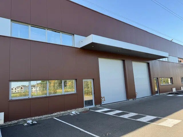 Local d’activités dans Latresne à louer - Photo de l’immeuble – Image 1 sur 3