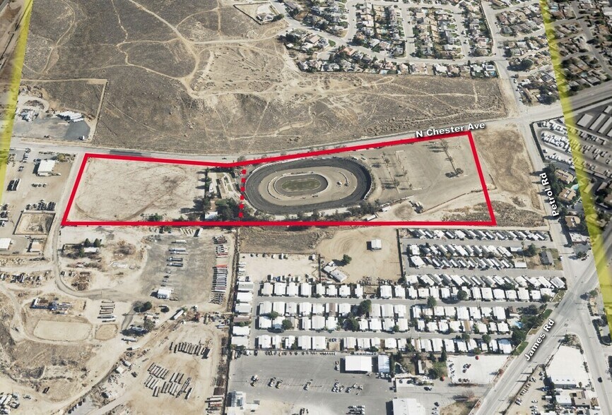 5001 N Chester Ave, Bakersfield, CA à vendre - Aérien – Image 3 sur 19