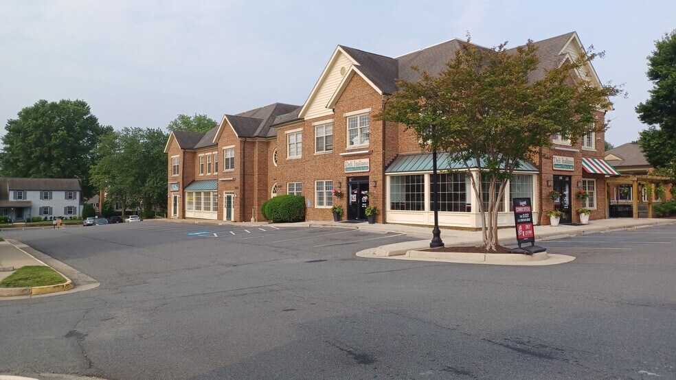 9911-9913 Georgetown Pike, Great Falls, VA à louer - Photo de l’immeuble – Image 3 sur 8