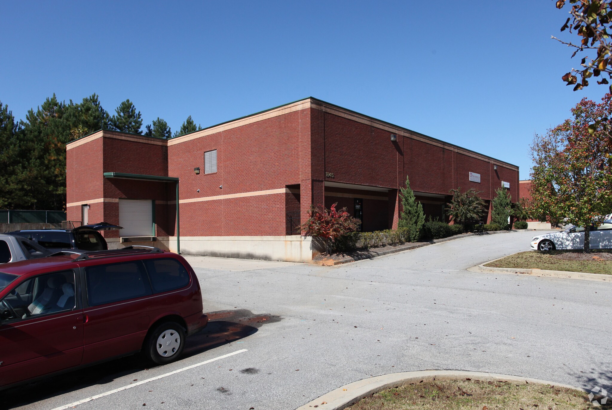 1845 S Lee Ct, Buford, GA à louer Photo de l’immeuble– Image 1 sur 17