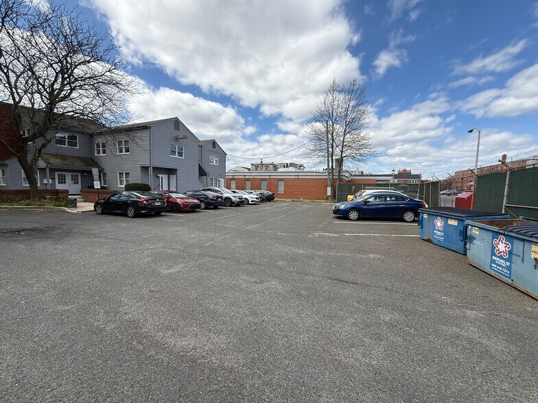 437 High St, Burlington, NJ à vendre - Photo de l’immeuble – Image 3 sur 7