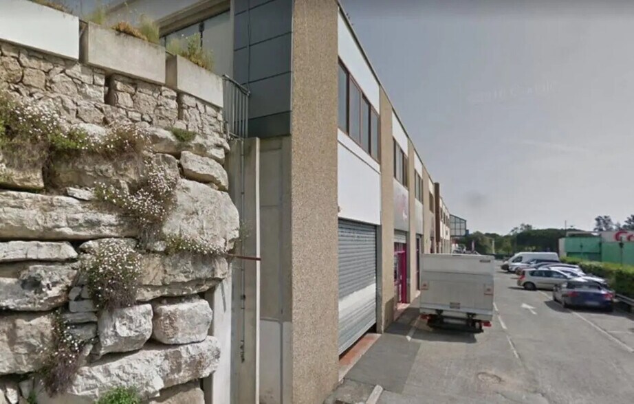 Local d’activités dans Villeneuve-Loubet à louer - Photo de l’immeuble – Image 2 sur 9