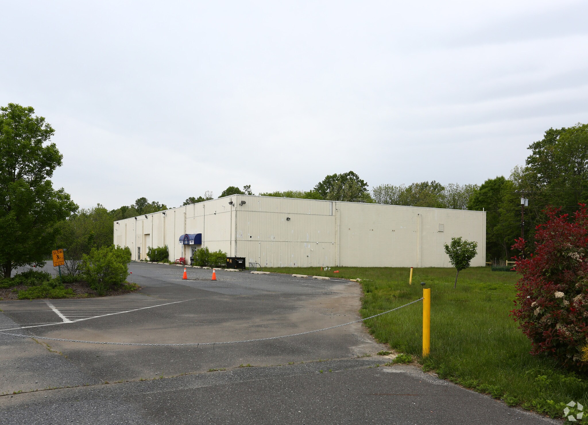 116-124 Sewell Rd portefeuille de 2 biens à vendre sur LoopNet.fr Photo principale– Image 1 sur 3