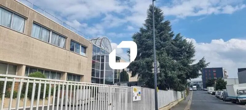 Local d’activités dans Montreuil à louer Photo de l’immeuble– Image 1 sur 11