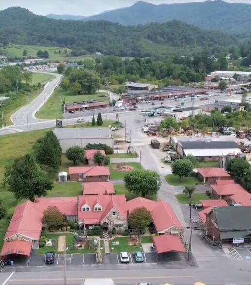 290 N Main St, Robbinsville, NC à vendre - Photo de l’immeuble – Image 2 sur 34