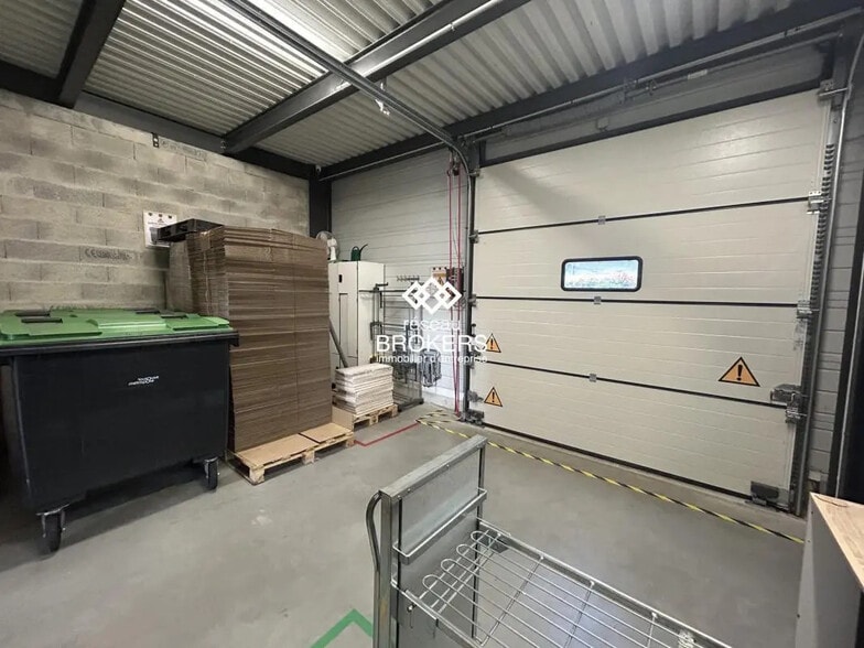 Local d'activités dans Toulouse à vendre - Photo de l’immeuble – Image 2 sur 11