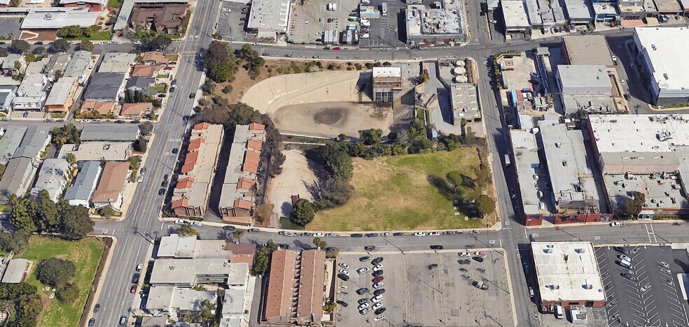 901 E Franklin Ave, El Segundo, CA à vendre - Photo de l’immeuble – Image 2 sur 3
