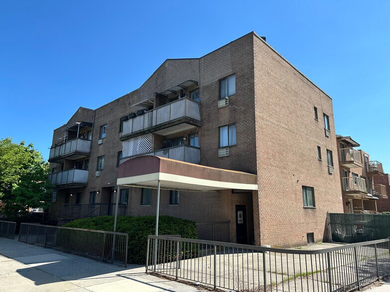 1706 Cropsey Ave, Brooklyn, NY à louer - Photo principale – Image 1 sur 4