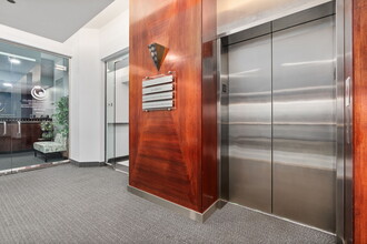 7060 N Fresno St, Fresno, CA à louer Autre– Image 1 sur 25