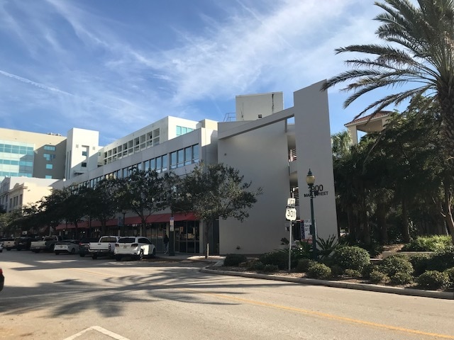1900 Main St, Sarasota, FL à louer - Photo de l’immeuble – Image 1 sur 2