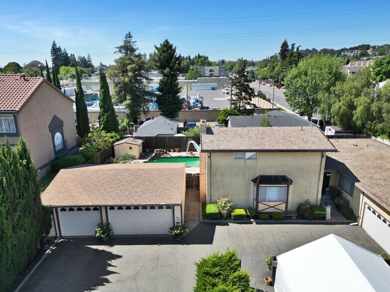 664 Berry Ave, Hayward, CA à vendre - Photo de l’immeuble – Image 2 sur 36