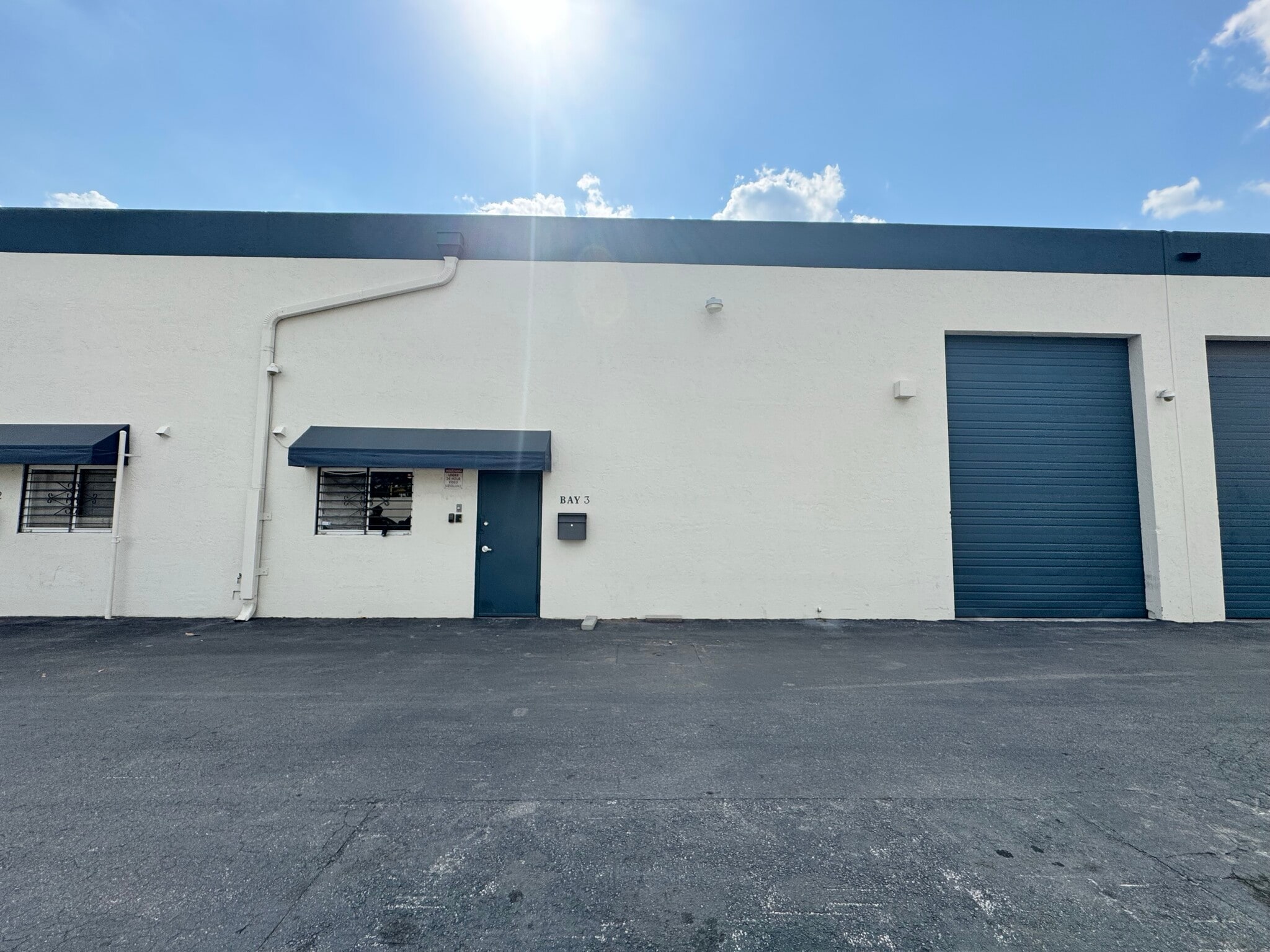 6955-6965 NW 43rd St, Miami, FL à louer Photo de l’immeuble– Image 1 sur 4
