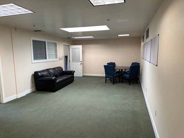 144 Walnut Ave, Santa Cruz, CA à louer - Photo intérieure – Image 2 sur 4