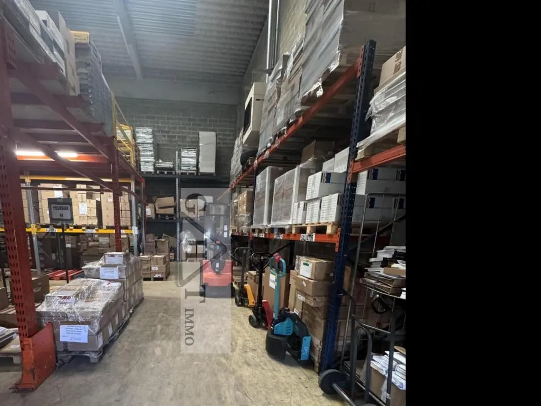 Industriel/Logistique dans Ivry-sur-Seine à louer Photo intérieure– Image 1 sur 16