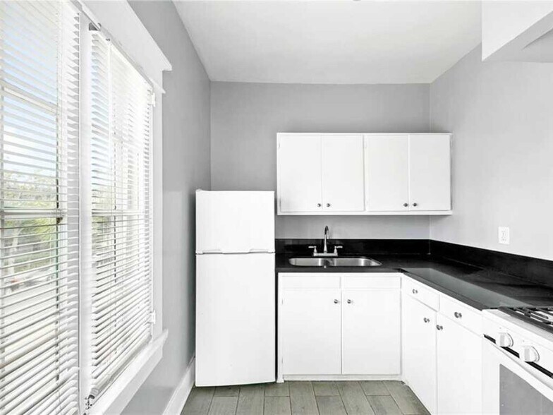463 W 6th St, Long Beach, CA à vendre - Photo de l’immeuble – Image 2 sur 11
