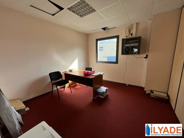 Bureau dans Aubagne à louer - Photo de l’immeuble – Image 3 sur 4