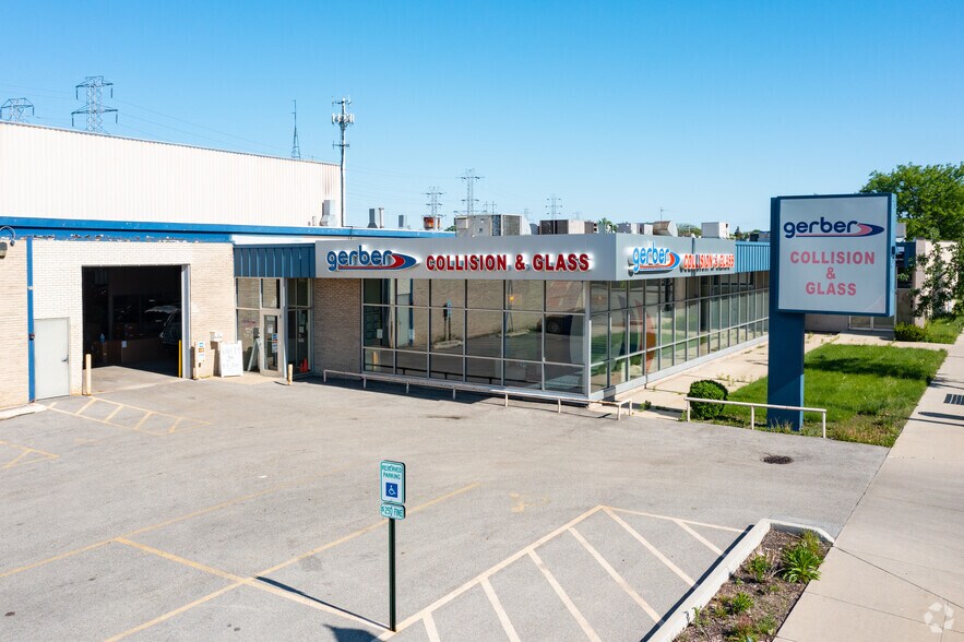 8250 Skokie Blvd, Skokie, IL à vendre - Photo de l’immeuble – Image 2 sur 10